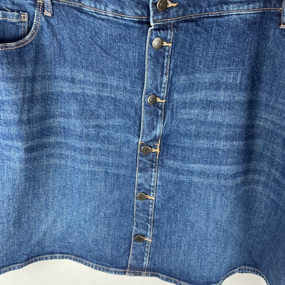 COPY - NWT: old navy High-Waisted Button-Front Mini Jean Skirt (28) $35 - Picture 8 of 14